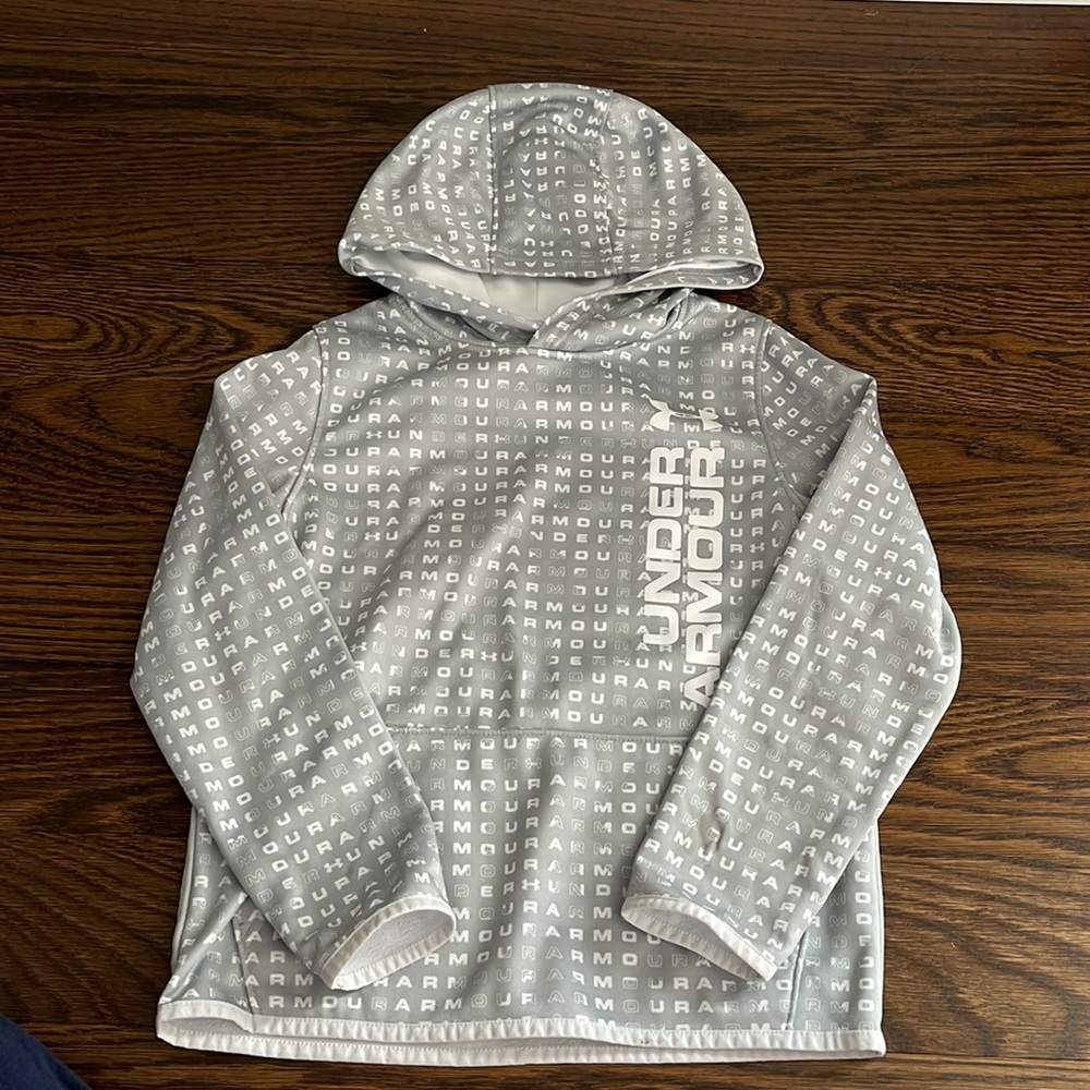 Lot of 2 under armour sweatshirts size small